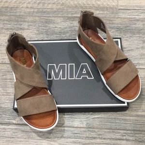 mia deana sandal black